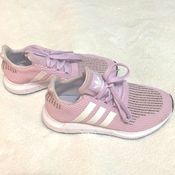 Adidas women’s size 5.5 - Picture 1 of 5